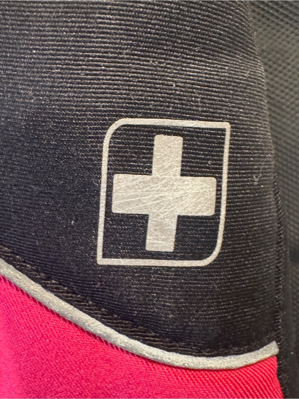 Pink and Black Swiss Cross Winter Gloves - Picture 4 of 4